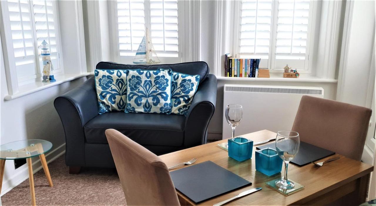 A Beautiful Apartment With Stunning Sea Views & Private Balcony Bournemouth Exteriér fotografie