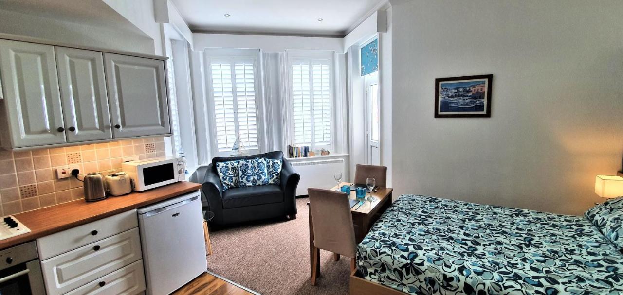 A Beautiful Apartment With Stunning Sea Views & Private Balcony Bournemouth Exteriér fotografie