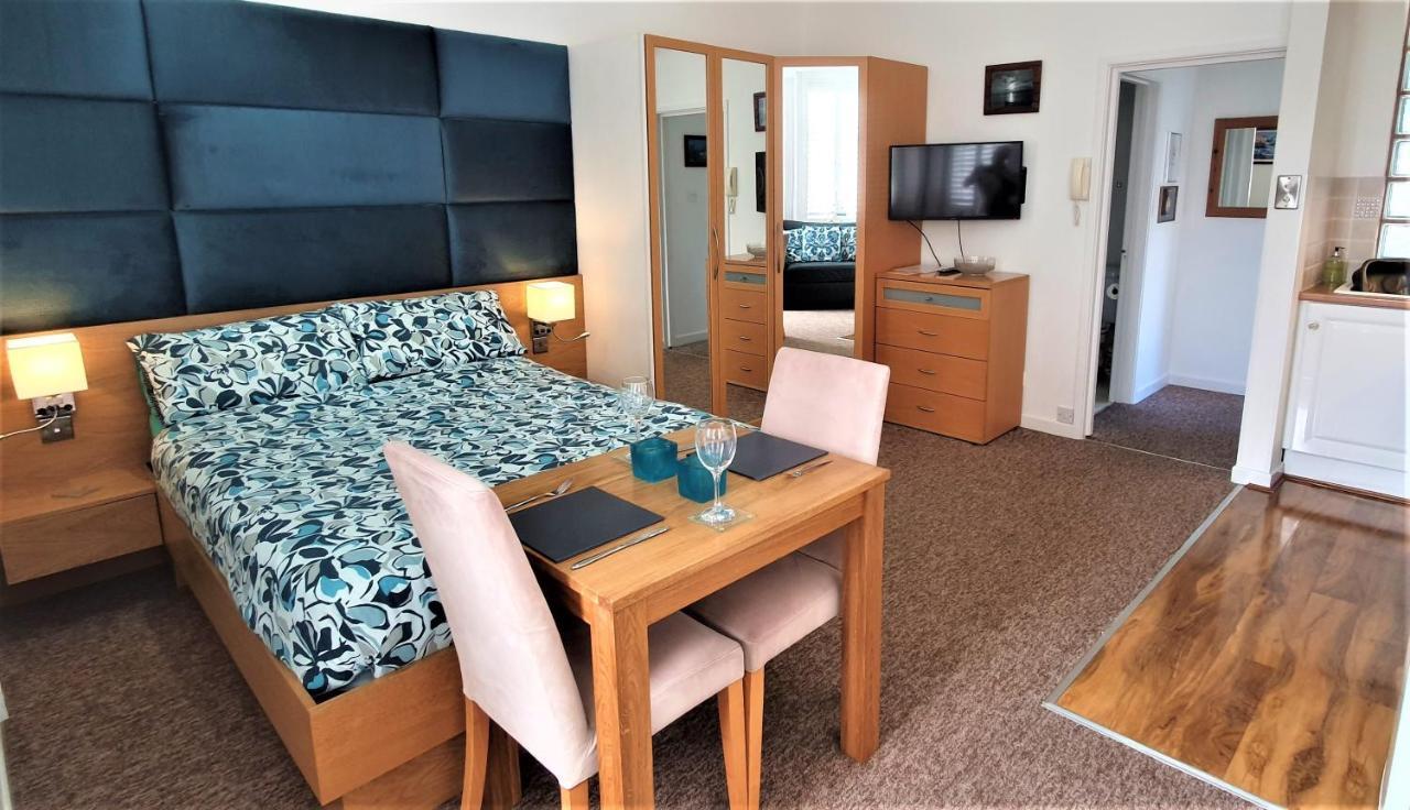 A Beautiful Apartment With Stunning Sea Views & Private Balcony Bournemouth Exteriér fotografie
